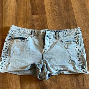 Like new Maurices 11/12 shorts